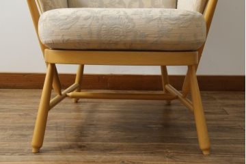 中古　美品　イギリス家具　ERCOL(アーコール)　エバーグリーン　気品のある佇まいが魅力の1人掛けイージーチェア(アームチェア、ラウンジチェア、ソファ、1人掛け、椅子、イス、英国、北欧)(定価約29万円)(R-066170)