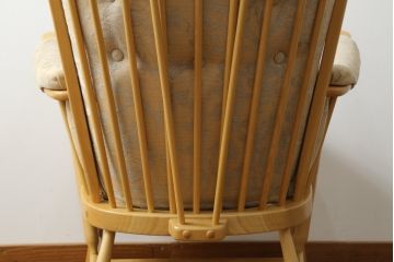 中古　美品　イギリス家具　ERCOL(アーコール)　エバーグリーン　気品のある佇まいが魅力の1人掛けイージーチェア(アームチェア、ラウンジチェア、ソファ、1人掛け、椅子、イス、英国、北欧)(定価約29万円)(R-066170)
