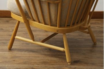 中古　美品　イギリス家具　ERCOL(アーコール)　エバーグリーン　気品のある佇まいが魅力の1人掛けイージーチェア(アームチェア、ラウンジチェア、ソファ、1人掛け、椅子、イス、英国、北欧)(定価約29万円)(R-066170)