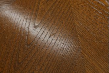 国産家具　松永工房　カンティーニュ(Continue)　猫脚の優美な曲線デザインがお洒落なラウンドテーブル(カフェテーブル、コーヒーテーブル、丸テーブル)(定価約14万6千円)(R-066174)