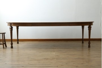 中古　DREXEL HERITAGE(ドレクセルヘリテイジ)　FRANCESCA(フランチェスカ)シリーズ　優美な佇まいのダイニングテーブル　(R-066180)