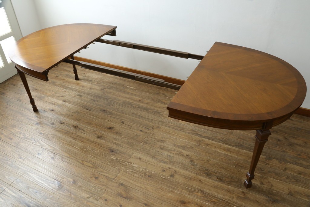 中古　DREXEL HERITAGE(ドレクセルヘリテイジ)　FRANCESCA(フランチェスカ)シリーズ　優美な佇まいのダイニングテーブル　(R-066180)