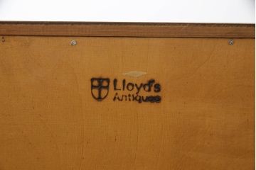 デンマークビンテージ　Lyby Mobler　Lloyd's Antiques(ロイズ・アンティークス)取り扱い　ローズウッド　洗練された美しいデザインが魅力的なサイドボード(サイドキャビネット、リビングボード、収納棚、戸棚、北欧、ヴィンテージ)(R-066181)