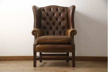 中古　イギリス　Lloyd's Antiques(ロイズ・アンティークス)取り扱い　レザー　羽のような美しいシルエットが魅力的なウィングバックチェア(一人掛けソファ、チェスターフィールド、サロンチェア、ウイングバック、英国)(R-066183)