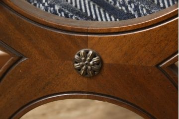 中古　DREXEL HERITAGE(ドレクセルヘリテイジ)　ESPERANTO(エスペラント)　上品な曲線デザインが高級感を醸し出すアーム付きダイニングチェア(アームチェア、イス、椅子)(定価約24万円)(R-066185)