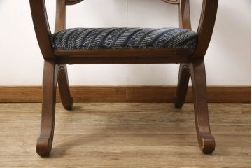 中古　DREXEL HERITAGE(ドレクセルヘリテイジ)　ESPERANTO(エスペラント)　上品な曲線デザインが高級感を醸し出すアーム付きダイニングチェア(アームチェア、イス、椅子)(定価約24万円)(R-066185)