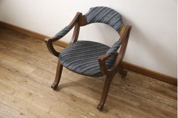 中古　DREXEL HERITAGE(ドレクセルヘリテイジ)　ESPERANTO(エスペラント)　上品な曲線デザインが高級感を醸し出すアーム付きダイニングチェア(アームチェア、イス、椅子)(定価約24万円)(R-066187)