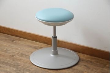 中古　超美品　オカムラ(OKAMURA)　医療福祉用　円盤脚　抗菌　丸みのあるフォルムがかわいらしいスツール(丸椅子、回転椅子、イス)(定価約62000円)(R-066193)