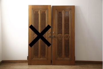 中古　特注品　クラシカルで重厚感のある佇まいが魅力的なドア1枚(木製扉、建具)(R-066202)