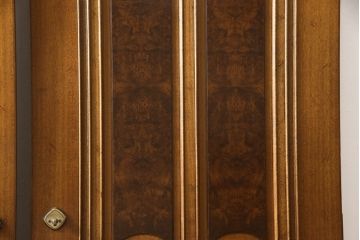 中古　特注品　クラシカルで重厚感のある佇まいが魅力的なドア1枚(木製扉、建具)(R-066202)