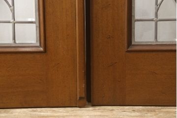 中古　激レア!!　特注品　DREXEL HERITAGE(ドレクセルヘリテイジ)　上品なデザインが魅力のステンドグラス入りドア2枚セット(親子ドア、ガラス扉、建具)(R-066203)