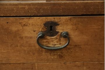 和製アンティーク　上手物!!　檜(ヒノキ)材　上質なつくりが魅力の蠅帳付き水屋箪笥(ハイチョウ、ハエチョウ、はえ帳、はい帳、収納棚、重ね戸棚、キャビネット、食器棚、茶箪笥、茶棚、時代箪笥)(R-066204)