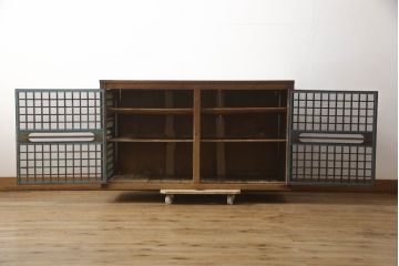 和製アンティーク　上手物!!　檜(ヒノキ)材　上質なつくりが魅力の蠅帳付き水屋箪笥サイドボード(ハイチョウ、ハエチョウ、はえ帳、はい帳、収納棚、戸棚、サイドキャビネット)(R-066205)