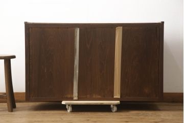 和製アンティーク　上手物!!　檜(ヒノキ)材　上質なつくりが魅力の蠅帳付き水屋箪笥サイドボード(ハイチョウ、ハエチョウ、はえ帳、はい帳、収納棚、戸棚、サイドキャビネット)(R-066205)