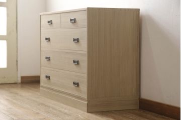 中古　美品　国産　職人手造り　シンプルなモダンデザインが魅力!!和モダンな空間づくりにおすすめの総桐箪笥(総桐たんす、引き出し、収納タンス、衣装箪笥、和箪笥、サイドチェスト)(R-066211)
