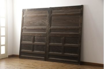アンティーク建具　欅(ケヤキ)材　杉材　和モダンな空間づくりにおすすめ!古いお寺の大きな板戸2枚セット(蔵戸、門扉、引き戸)(R-066214)