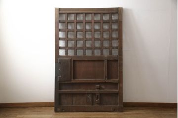 アンティーク建具　総欅(ケヤキ)材　重厚感のある佇まいが魅力のマス目(升目)格子蔵戸1枚(きつね格子、狐格子、玄関戸、格子戸、引き戸)(R-066224)