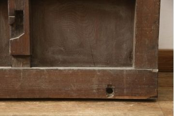 アンティーク建具　総欅(ケヤキ)材　重厚感のある佇まいが魅力のマス目(升目)格子蔵戸1枚(きつね格子、狐格子、玄関戸、格子戸、引き戸)(R-066224)