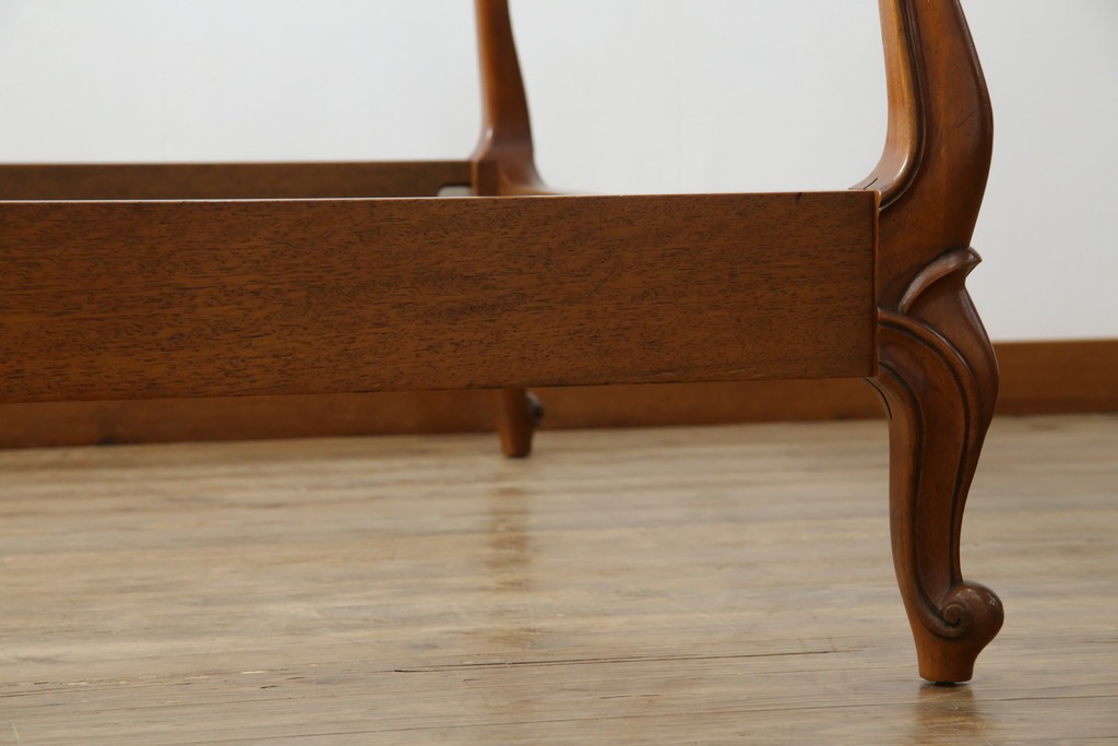 中古　DREXEL HERITAGE(ドレクセルヘリテイジ)　Touraine(ツーレイン)　猫脚のデザインがアクセントのベッドフレーム　(R-066229)