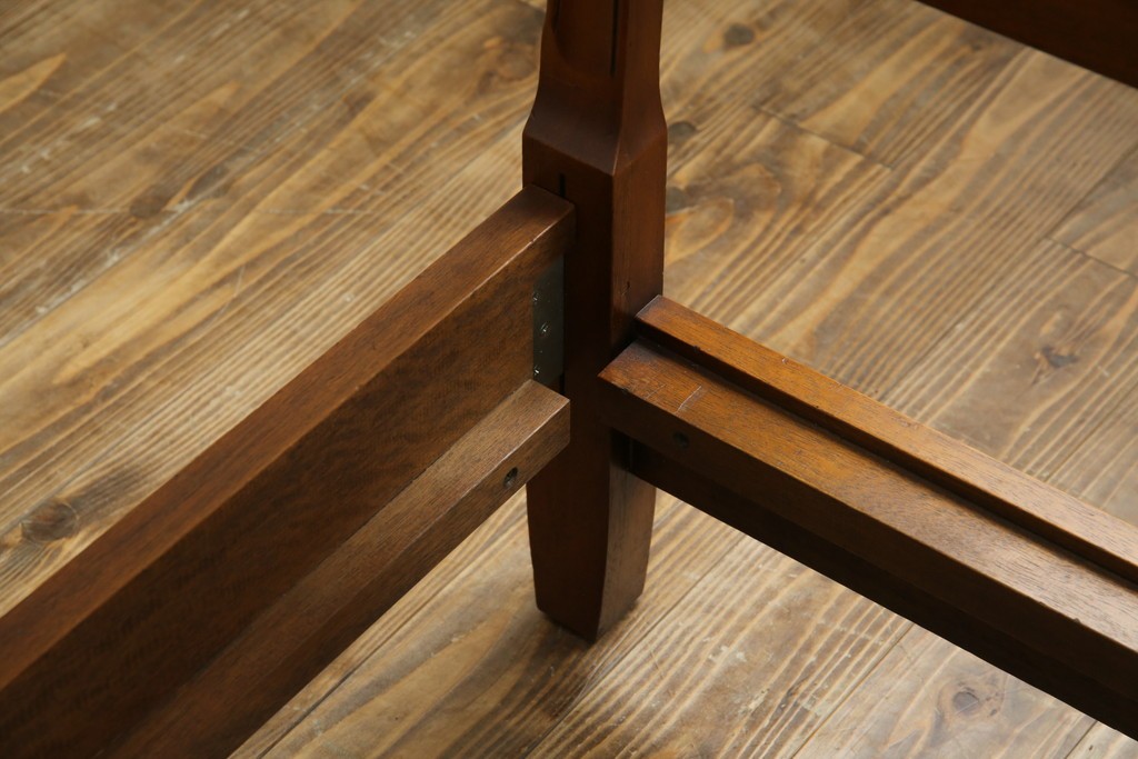 中古　DREXEL HERITAGE(ドレクセルヘリテイジ)　Touraine(ツーレイン)　猫脚のデザインがアクセントのベッドフレーム　(R-066229)