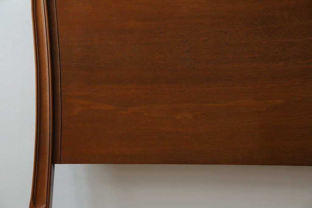 中古　DREXEL HERITAGE(ドレクセルヘリテイジ)　Touraine(ツーレイン)　猫脚のデザインがアクセントのベッドフレーム　(R-066229)