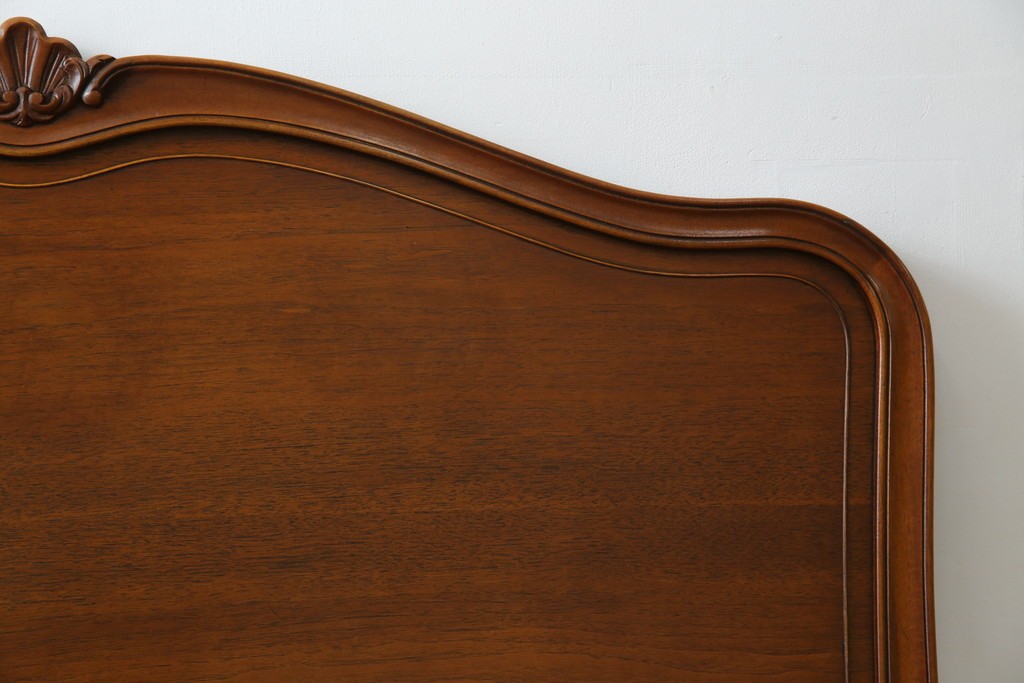 中古　DREXEL HERITAGE(ドレクセルヘリテイジ)　Touraine(ツーレイン)　猫脚のデザインがアクセントのベッドフレーム　(R-066229)