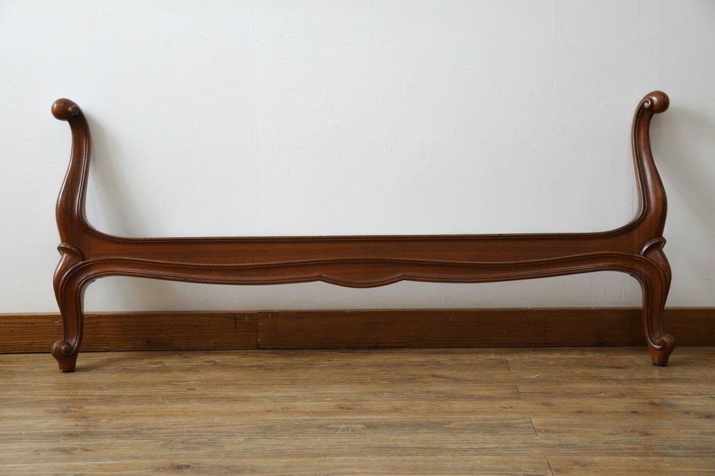 中古　DREXEL HERITAGE(ドレクセルヘリテイジ)　Touraine(ツーレイン)　猫脚のデザインがアクセントのベッドフレーム　(R-066229)