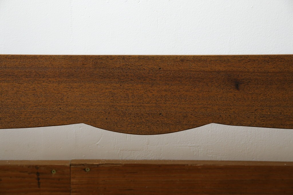 中古　DREXEL HERITAGE(ドレクセルヘリテイジ)　Touraine(ツーレイン)　猫脚のデザインがアクセントのベッドフレーム　(R-066229)