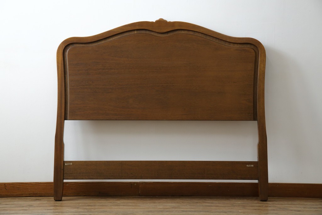 中古　DREXEL HERITAGE(ドレクセルヘリテイジ)　Touraine(ツーレイン)　猫脚のデザインがアクセントのベッドフレーム　(R-066229)