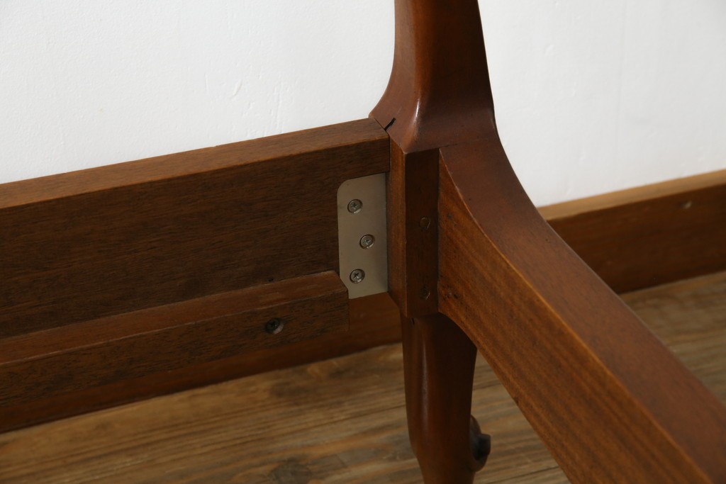 中古　DREXEL HERITAGE(ドレクセルヘリテイジ)　Touraine(ツーレイン)　猫脚のデザインがアクセントのベッドフレーム　(R-066229)