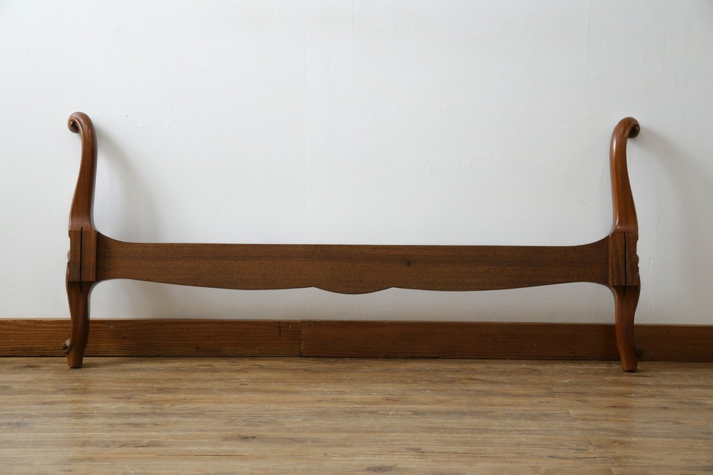 中古　DREXEL HERITAGE(ドレクセルヘリテイジ)　Touraine(ツーレイン)　猫脚のデザインがアクセントのベッドフレーム　(R-066229)