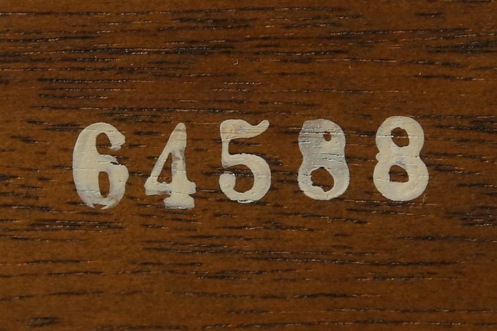 中古　DREXEL HERITAGE(ドレクセルヘリテイジ)　Touraine(ツーレイン)　猫脚のデザインがアクセントのベッドフレーム　(R-066229)