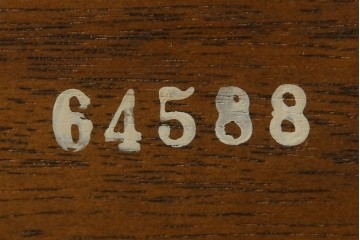 中古　DREXEL HERITAGE(ドレクセルヘリテイジ)　Touraine(ツーレイン)　猫脚のデザインがアクセントのベッドフレーム　(R-066229)