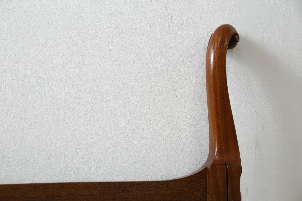 中古　DREXEL HERITAGE(ドレクセルヘリテイジ)　Touraine(ツーレイン)　猫脚のデザインがアクセントのベッドフレーム　(R-066229)