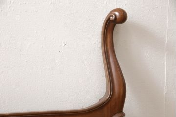中古　DREXEL HERITAGE(ドレクセルヘリテイジ)　Touraine(ツーレイン)　猫脚のデザインがアクセントのベッドフレーム(セミダブル)(R-066229)