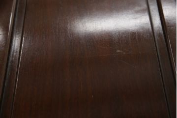 中古　唐木材　小振りなサイズが珍しい!!花梨(カリン)材の趣深い色合いが魅力の茶棚(違い棚、飾り棚、収納棚、戸棚、筆返し)(R-066230)