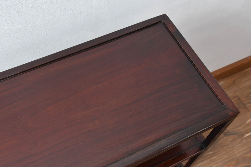 和製ビンテージ　高級品　指物工芸家具　総紫檀(シタン)材　漆塗り　小振りなサイズが使いやすい!!連なる縦桟がスッキリした印象の飾り棚　(R-066231)