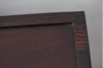 和製ビンテージ　高級品　指物工芸家具　総紫檀(シタン)材　漆塗り　小振りなサイズが使いやすい!!連なる縦桟がスッキリした印象の飾り棚　(R-066231)