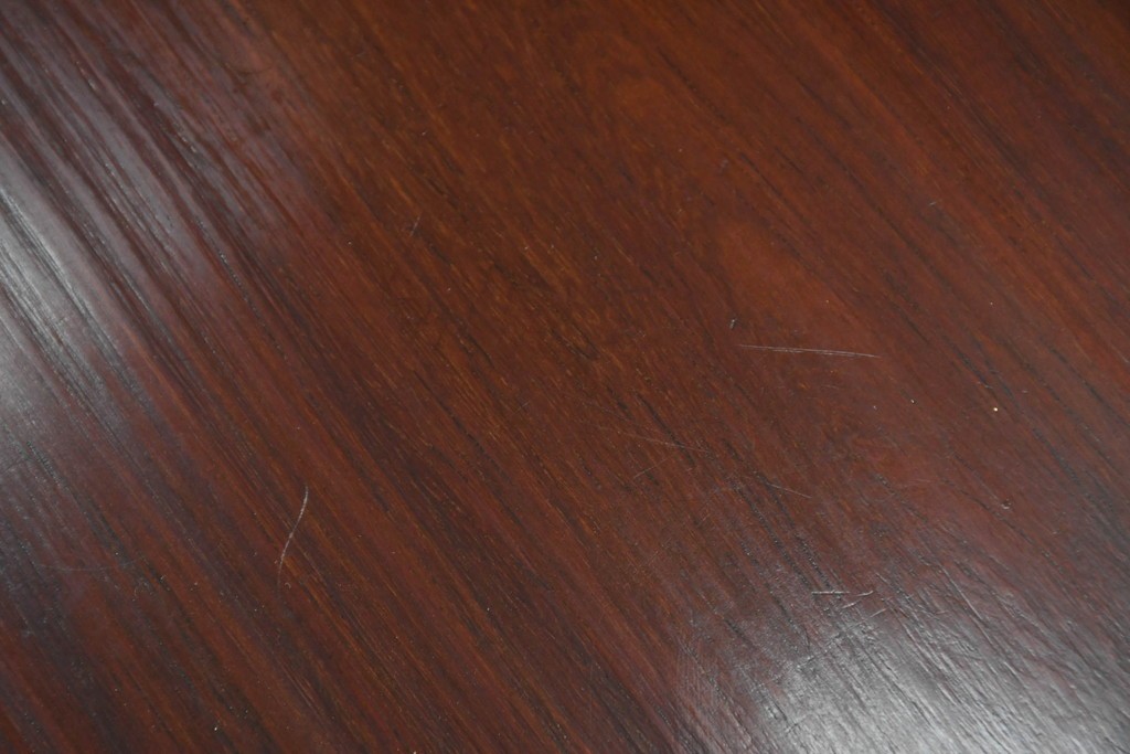 和製ビンテージ　高級品　指物工芸家具　総紫檀(シタン)材　漆塗り　小振りなサイズが使いやすい!!連なる縦桟がスッキリした印象の飾り棚　(R-066231)