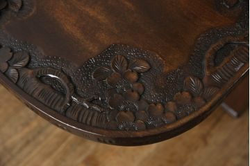 中古　特注品　激レア!　華やかさが際立つ軽井沢彫りバタフライテーブル(エクステンションテーブル、ダイニングテーブル、食卓、4人掛け、6人掛け)(R-066233)