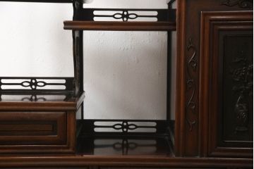 中古　唐木　花梨(カリン)材　深みのある色合いが美しい飾り棚(違い棚、茶棚、収納棚、戸棚、筆返し)(R-066234)