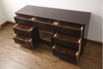 中古　岩谷堂箪笥　桜木作　上品なデザインの黒金具が美しいローチェスト(ローボード、サイドボード、リビングボード、テレビ台、テレビボード、引き出し、和箪笥、収納タンス)(R-066239)