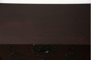 中古　岩谷堂箪笥　桜木作　上品なデザインの黒金具が美しいローチェスト(ローボード、サイドボード、リビングボード、テレビ台、テレビボード、引き出し、和箪笥、収納タンス)(R-066239)