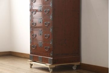 中古　美品　三越デパート取り扱い　漆塗り　金具付き　伝統的な根來塗り(ねごろぬり)が施された上品な総桐箪笥(桐たんす、和タンス、収納箪笥、整理箪笥、引き出し)(定価約120万円)(R-066241)