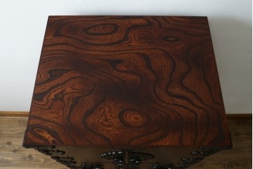 中古　岩谷堂民芸　黒々とした金具が立派な存在感を放つ立長タンス　(R-066245)