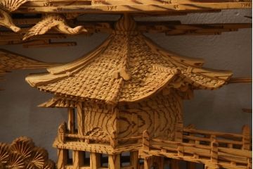アンティーク建具　高級品!!　厚みある緻密な彫り込みの彫刻が美しい欄間1枚(明り取り、明かり取り)(R-066246)