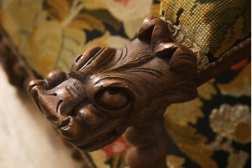 ベルギーアンティーク　オーク材　素晴らしい彫刻デザインが魅力!!豪華なゴブラン織りアームチェア(ダイニングチェア、ハイバックチェア、椅子、イス)(R-066250)
