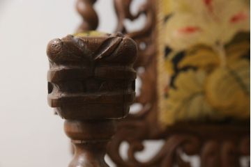ベルギーアンティーク　オーク材　素晴らしい彫刻デザインが魅力!!豪華なゴブラン織りアームチェア(ダイニングチェア、ハイバックチェア、椅子、イス)(R-066250)