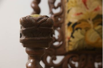 ベルギーアンティーク　オーク材　素晴らしい彫刻デザインが魅力!!豪華なゴブラン織りアームチェア(ダイニングチェア、ハイバックチェア、椅子、イス)(R-066251)