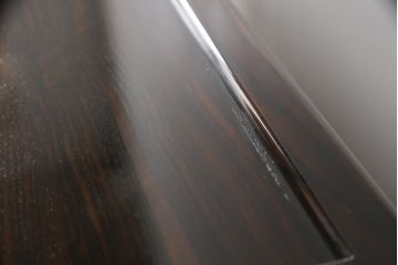和製ビンテージ　上手物!!　黒檀(コクタン)材　隠し引き出しのカラクリ付き!!上質なこだわりの空間づくりにおすすめの飾り棚(茶棚、違い棚、収納棚、戸棚、ヴィンテージ)(R-066267)